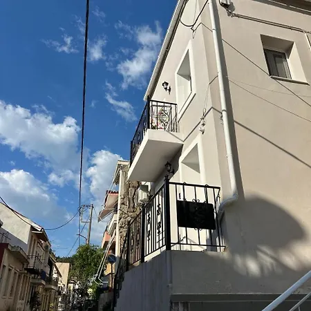 The Staircase Nest Апартаменты Патра